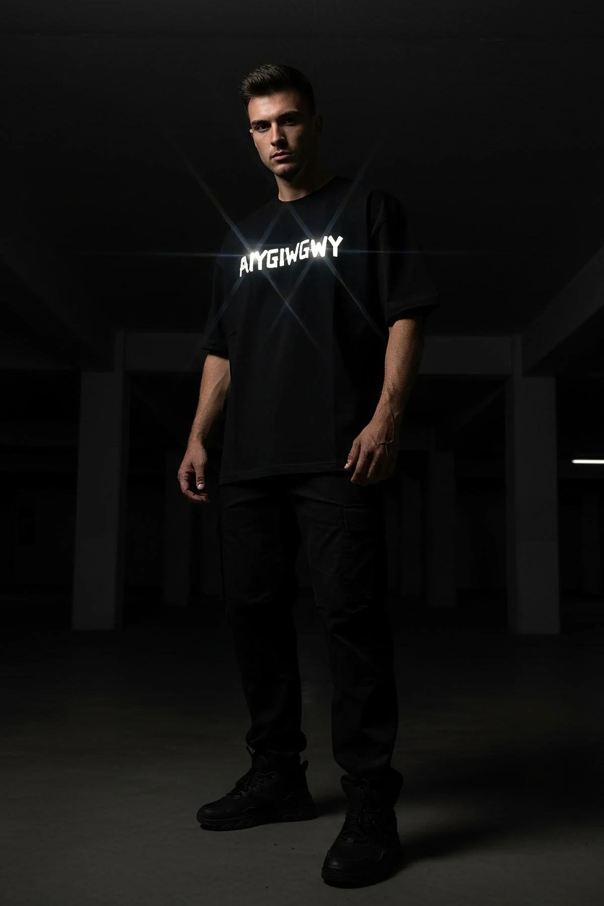 Oversized Reflective Graphic T-Shirt - 7