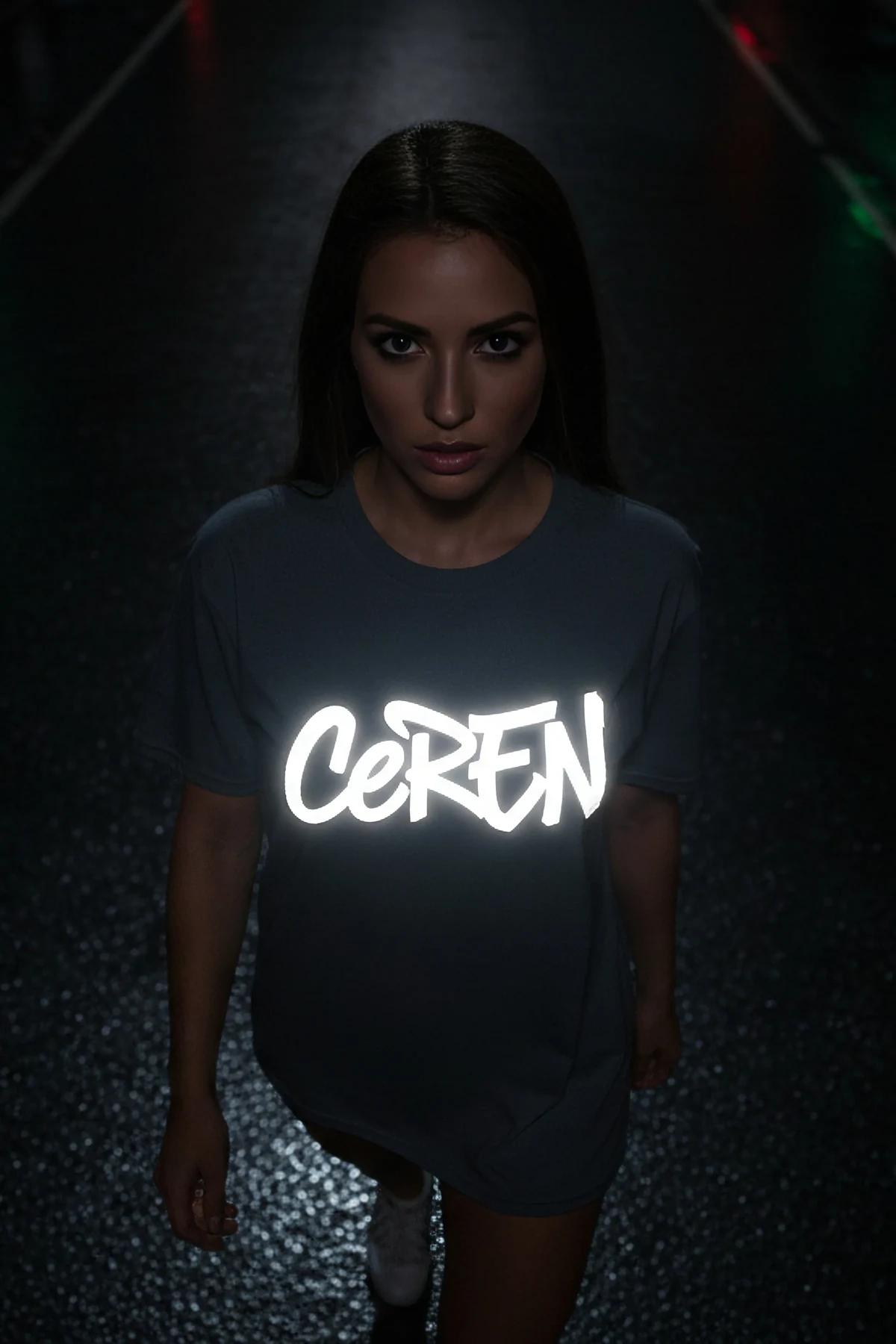 Reflektörlü Baskılı Gri Oversize Kadın T-Shirt CeREN Logolu