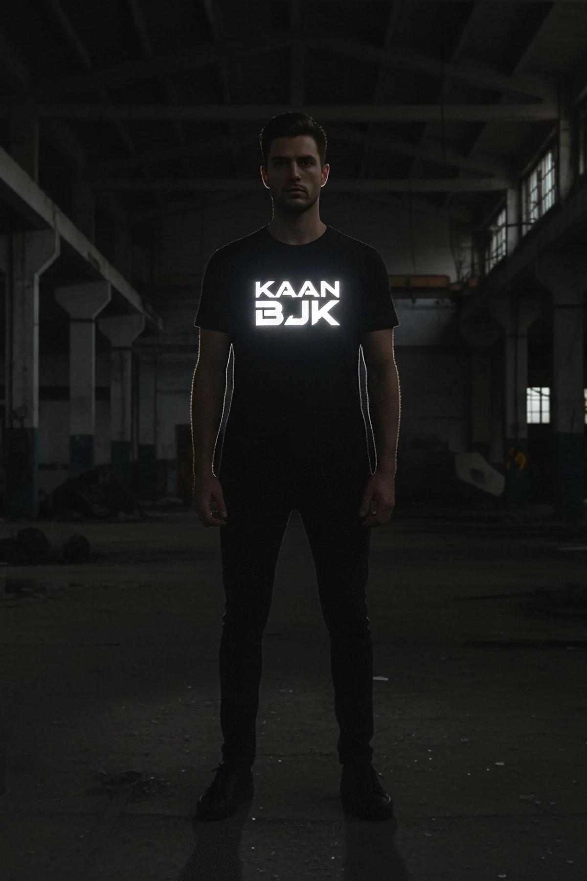 Black oversized t-shirt with reflective KAAN BJK logo