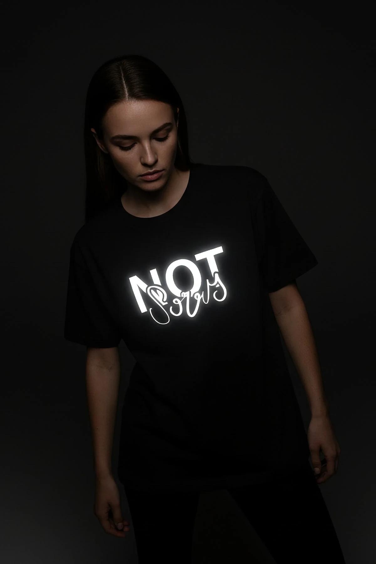 Koyu Yeşil Reflektör Baskılı Kapüşonlu Sweatshirt CRN 58 Yazılı
