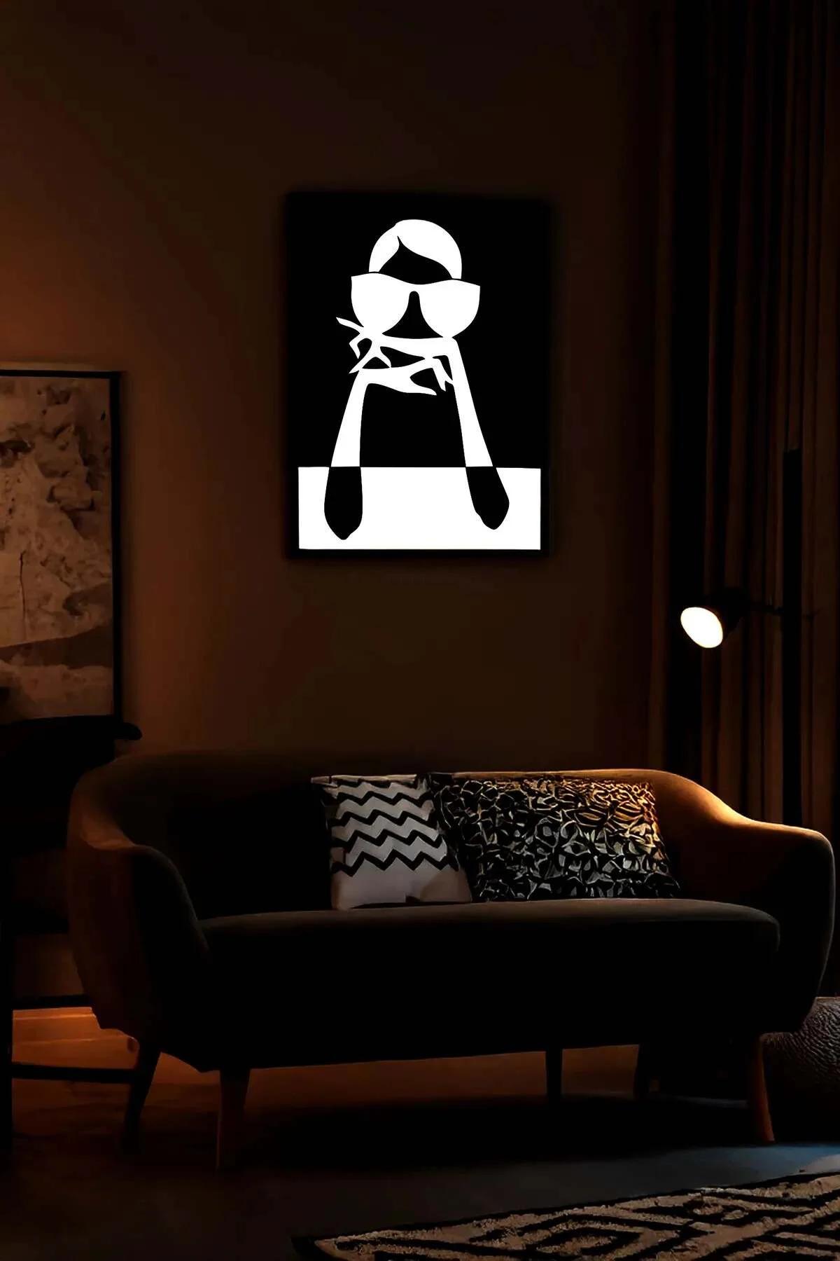 Pop Art Reflective Wall Art - Modern Woman Figure Decor