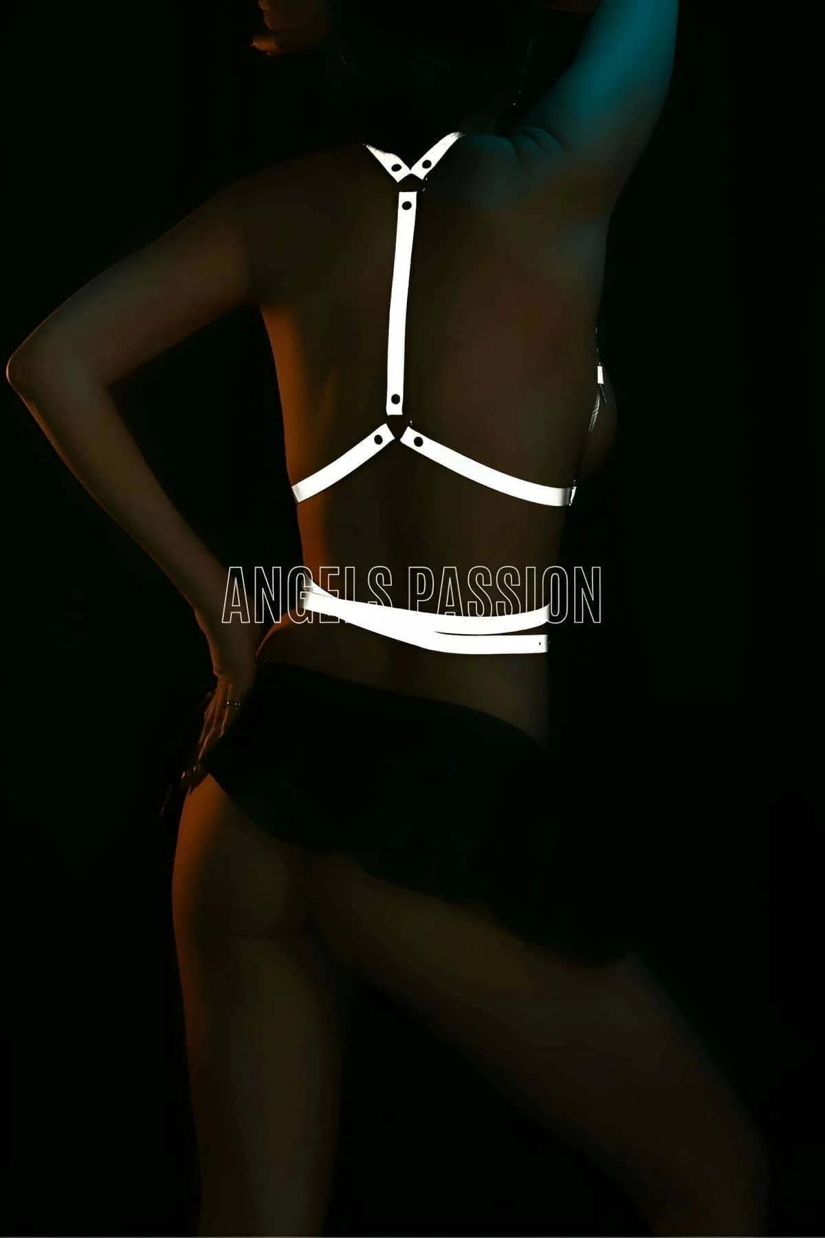 Reflective Women's Body Harness - Adjustable Fashion Wear