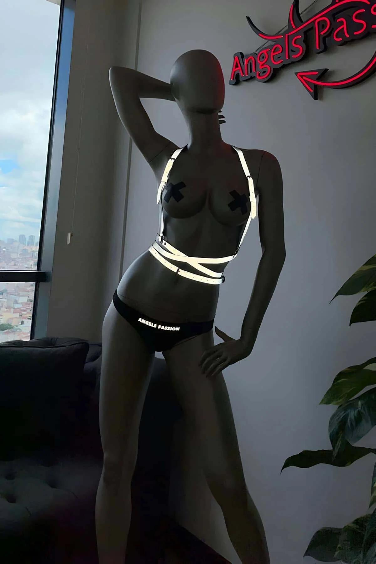 Reflective Body Harness for Women - Adjustable Night Out Fashion