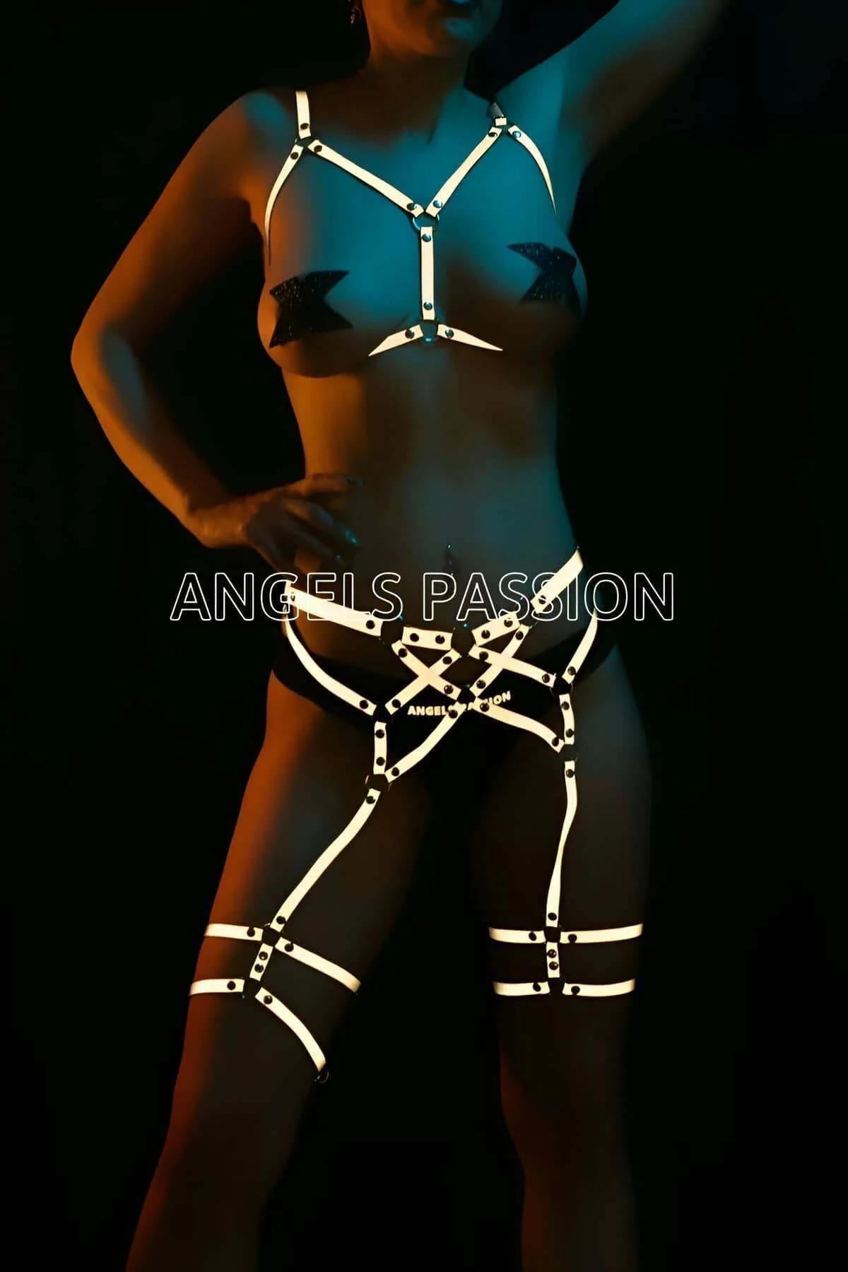 Reflective Body Harness Set for Women – Luminous Festival Wear
