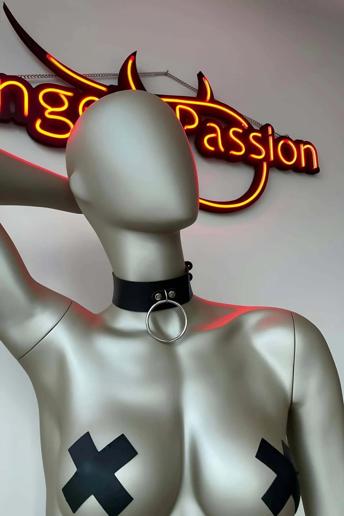 O-Ring Choker Necklace with Adjustable Buckle