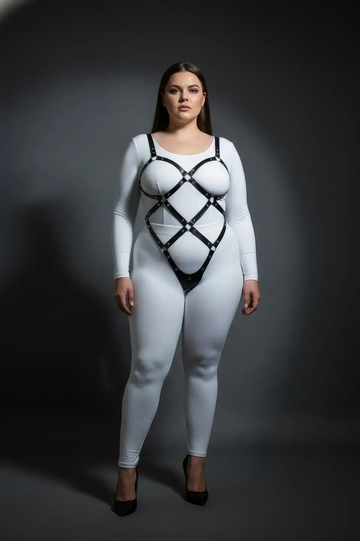 Full Body Harness with Crisscross Straps & Detachable Chain