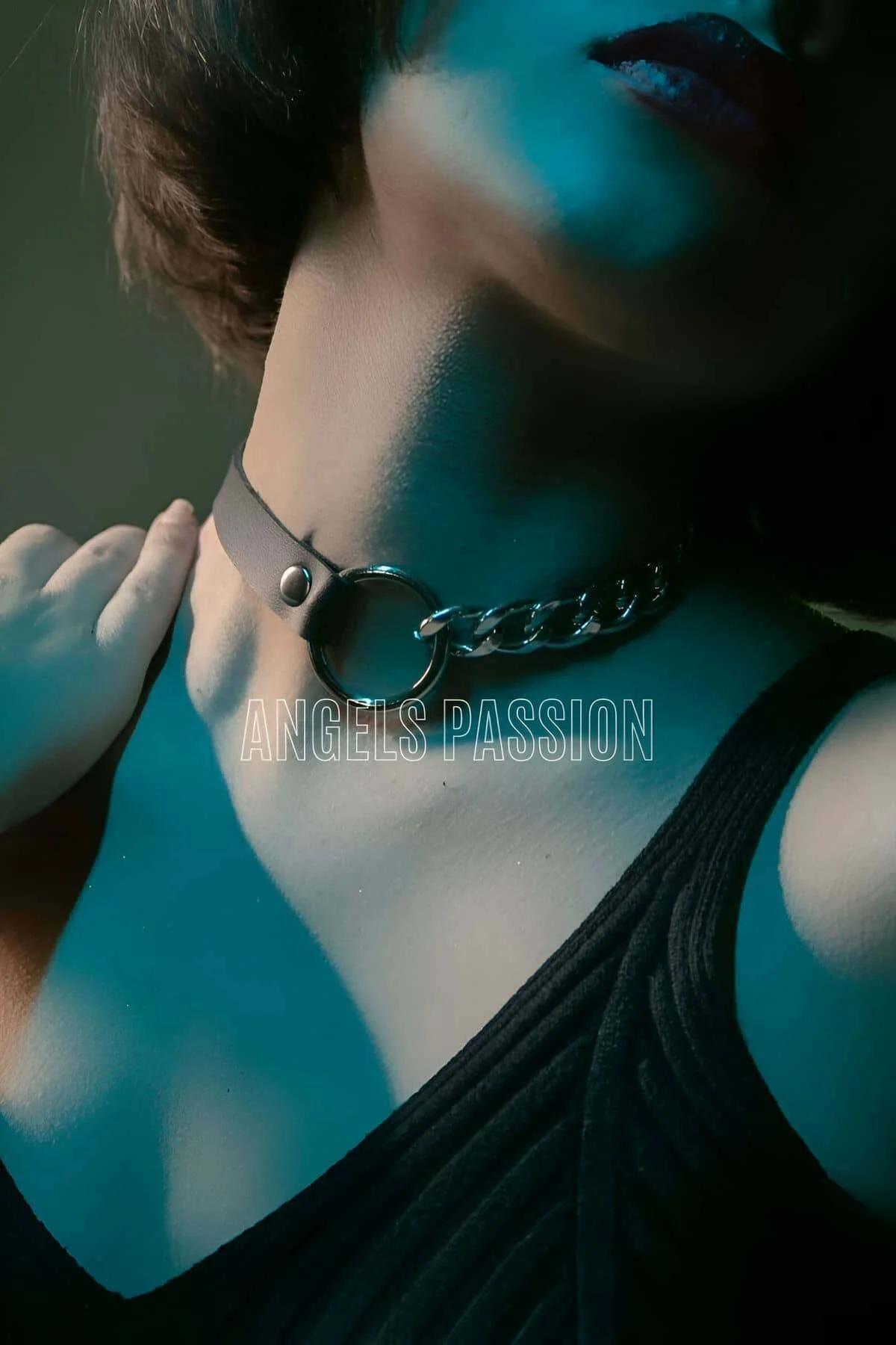 Faux Leather O-Ring Choker with Curb Chain Accent