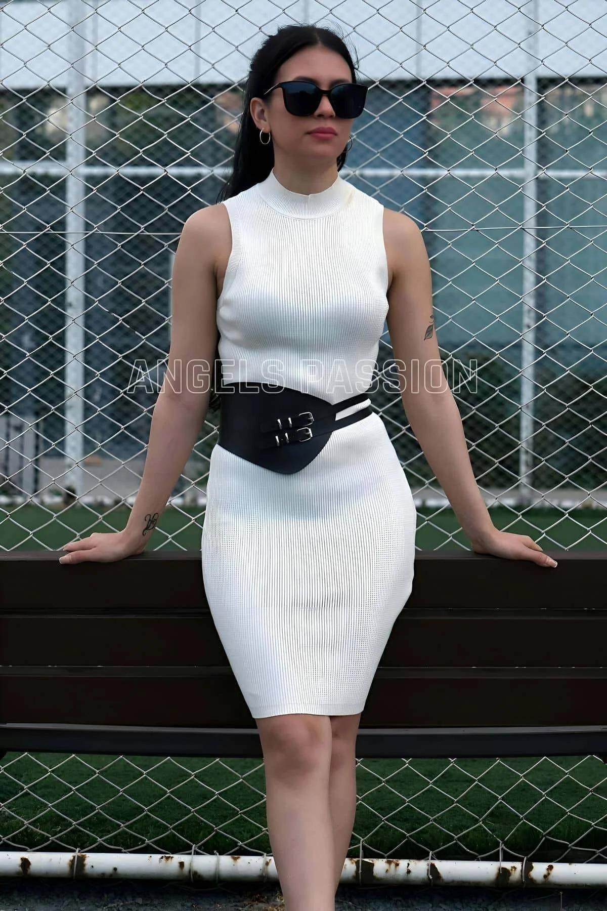 Black Women's Wide Buckle Fashion Waist Belt