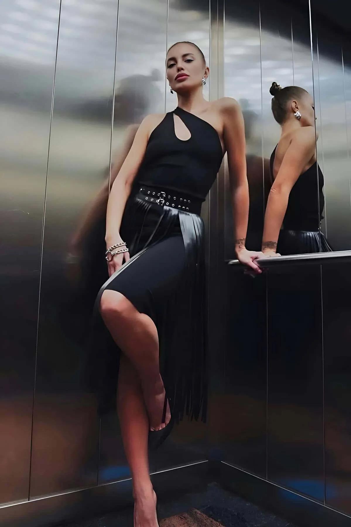 Tasseled Leather Skirt – Chic Black Studded Fashion Midi