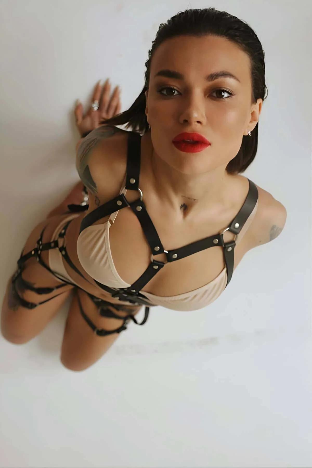 Women's Leather Harness Set - Adjustable Body Straps
