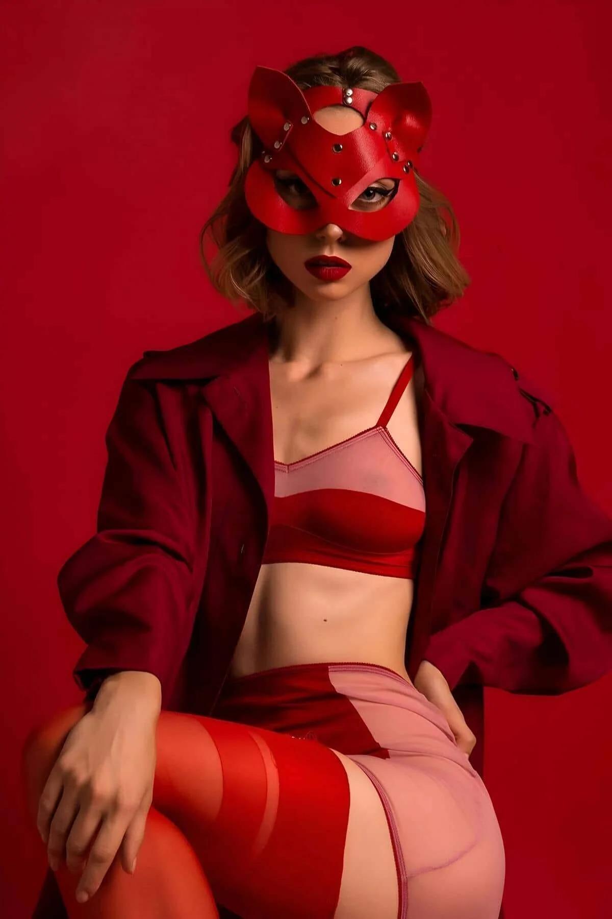 Red Leather Cat Mask with Studs for Cosplay & Parties