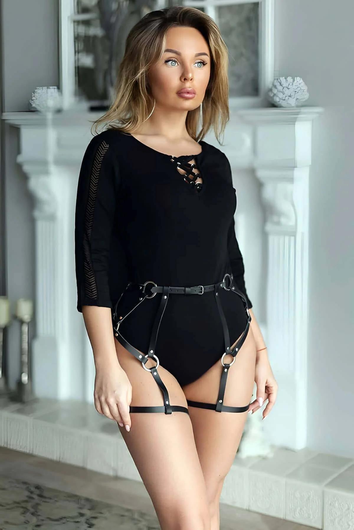 Strappy Garter Harness with O-Ring Details