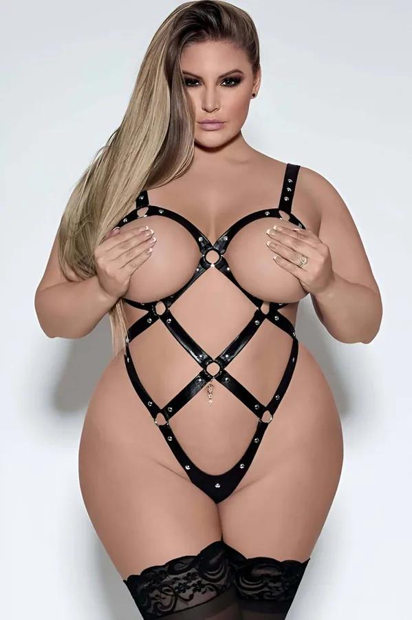 Women's Stylish Faux Leather Plus Size Body Harness - Black & Red