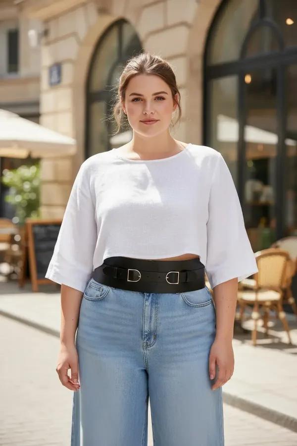 büyük beden siyah geniş korse kemer çift D-ring gümüş toka vegan deri kadın modeli üzerinde