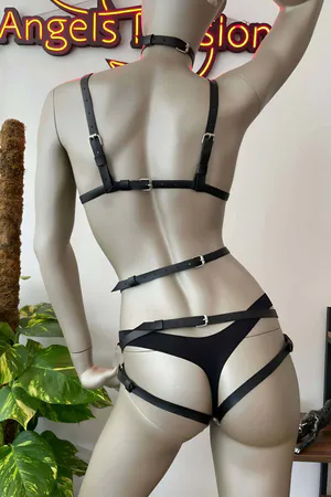 Black Leather Harness Set with Heart Details for Women