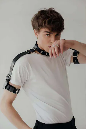 Stylish Men's Harness with Neck - Biceps and Shoulder Detail - APFTM90