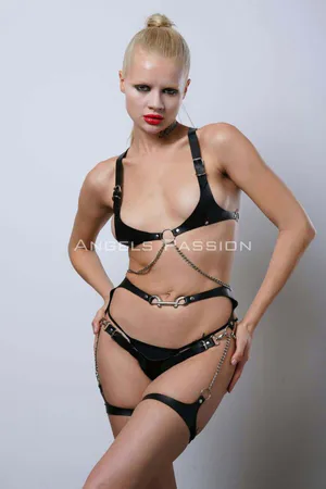 Stylish Chest and Leg Harness Set with Hook Detail - APFT1221